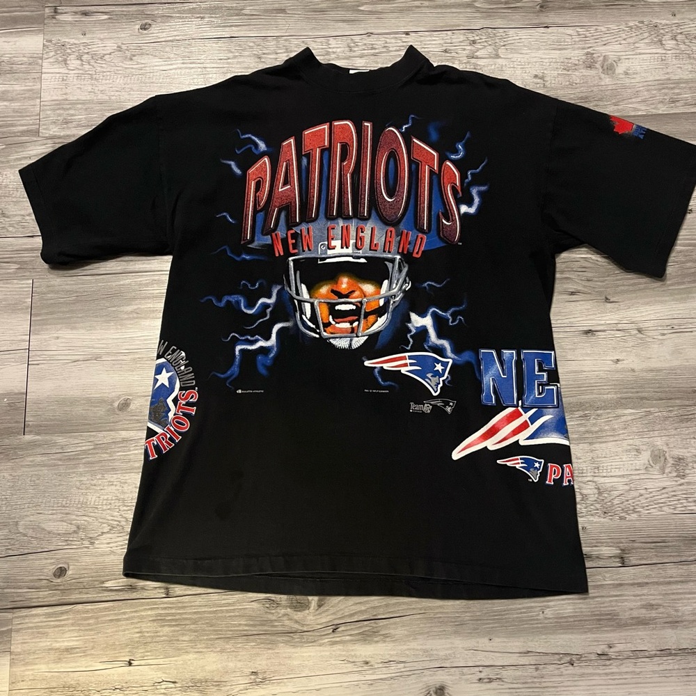 Vintage Patriots New England Short Sleeve Tee